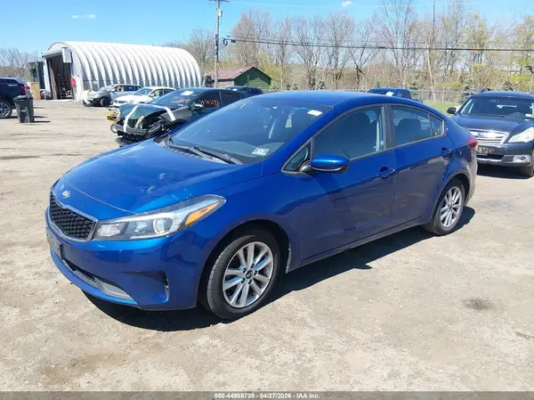 3KPFL4A79HE118927 2017 KIA FORTE - Image 2