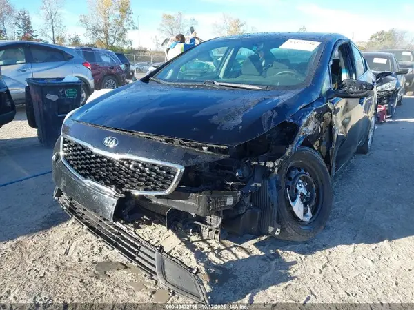 3KPFL4A79HE122671 2017 KIA FORTE - Image 2
