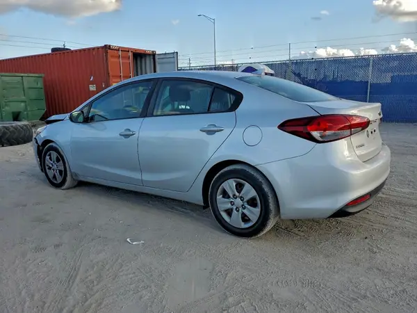 3KPFL4A79HE123495 2017 KIA FORTE - Image 2