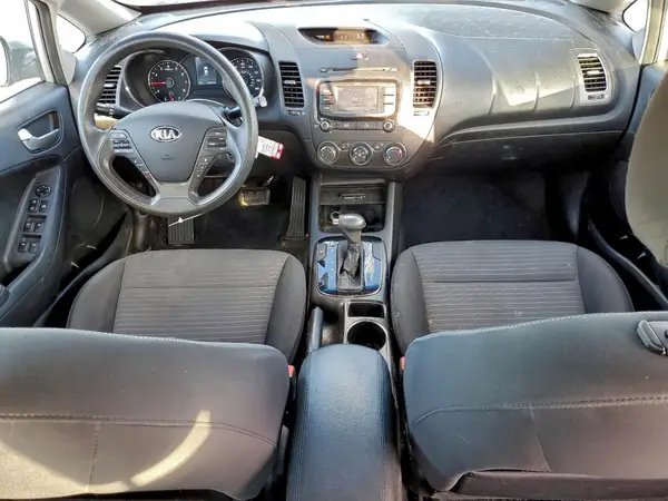 3KPFL4A79HE123495 2017 KIA FORTE - Image 8