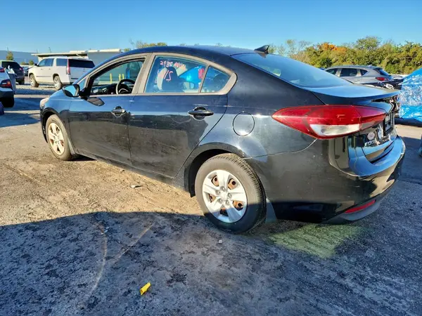 3KPFL4A79HE124193 2017 KIA FORTE - Image 2