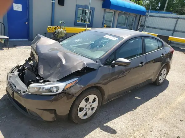 3KPFL4A79HE125599 2017 KIA FORTE - Image 1