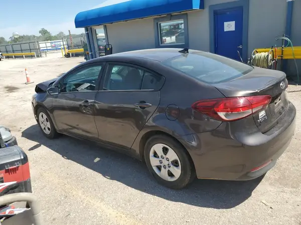 3KPFL4A79HE125599 2017 KIA FORTE - Image 2