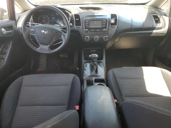 3KPFL4A79HE125599 2017 KIA FORTE - Image 8