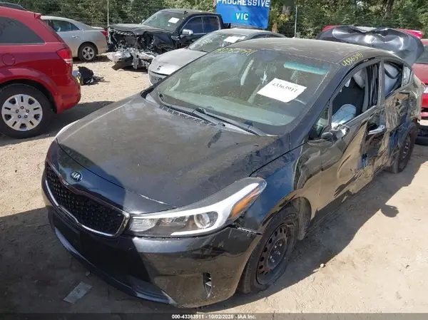 3KPFL4A79HE127384 2017 KIA FORTE - Image 2