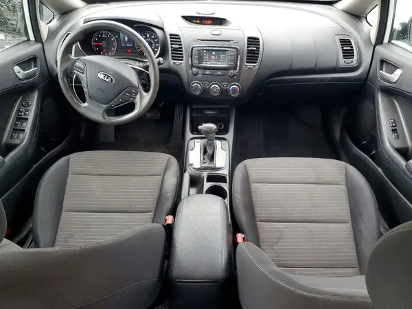 3KPFL4A79HE128776 2017 KIA FORTE - Image 8