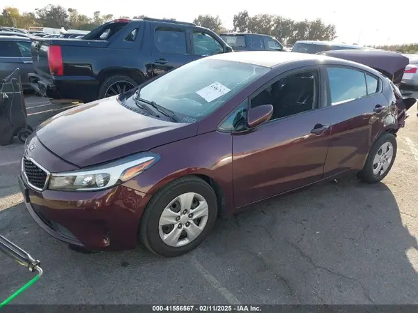 3KPFL4A79HE129300 2017 KIA FORTE - Image 2