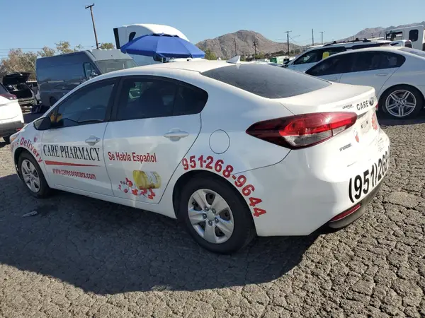 3KPFL4A79HE130074 2017 KIA FORTE - Image 2