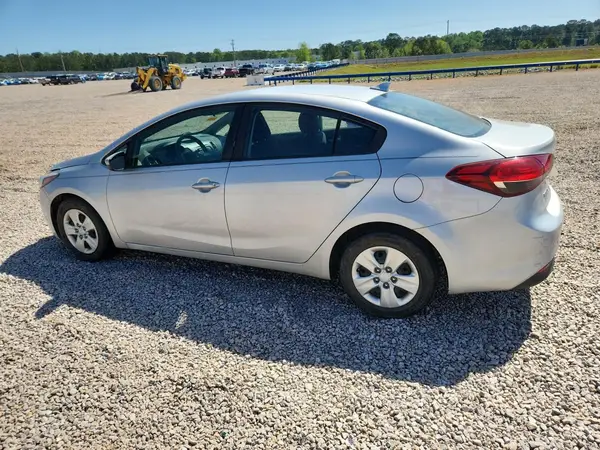 3KPFL4A79HE134884 2017 KIA FORTE - Image 2
