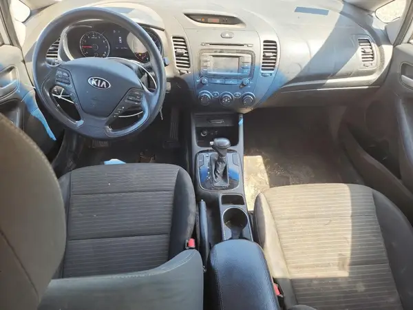 3KPFL4A79HE134884 2017 KIA FORTE - Image 8