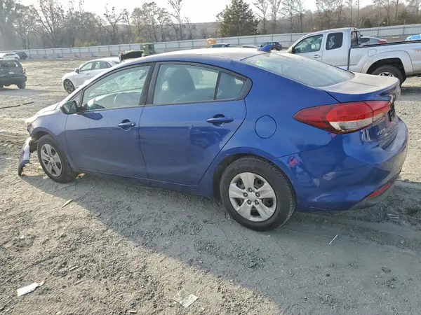 3KPFL4A79HE135615 2017 KIA FORTE - Image 2