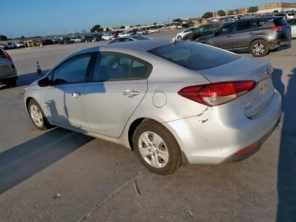 3KPFL4A79HE142287 2017 KIA FORTE - Image 2