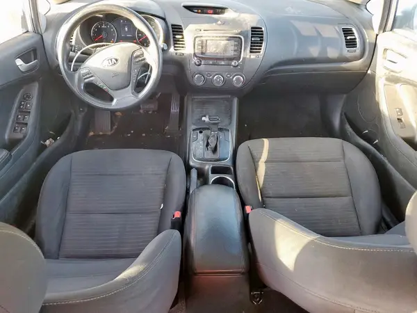 3KPFL4A79HE142287 2017 KIA FORTE - Image 8