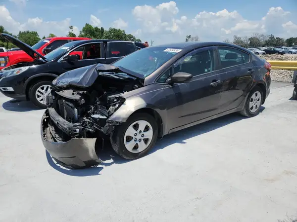3KPFL4A79HE143861 2017 KIA FORTE - Image 1