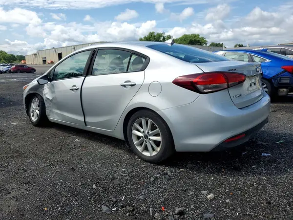 3KPFL4A79HE144170 2017 KIA FORTE - Image 2