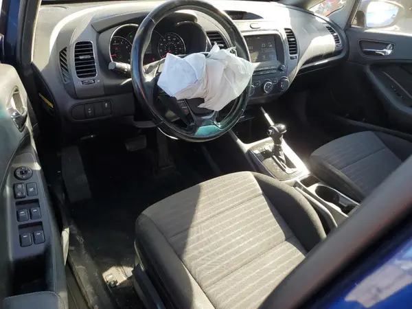 3KPFL4A79HE147487 2017 KIA FORTE - Image 8