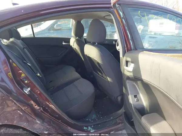 3KPFL4A79HE149420 2017 KIA FORTE - Image 8