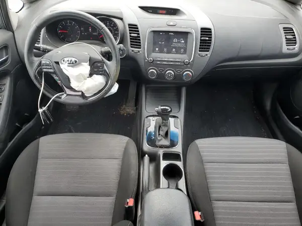 3KPFL4A79HE149689 2017 KIA FORTE - Image 8