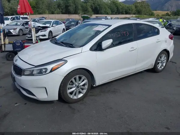 3KPFL4A79HE150082 2017 KIA FORTE - Image 2