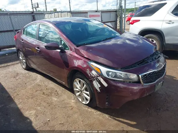 3KPFL4A79HE153385 2017 KIA FORTE - Image 1