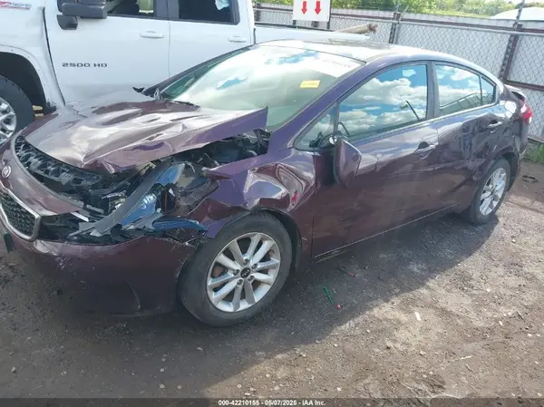 3KPFL4A79HE153385 2017 KIA FORTE - Image 2