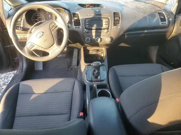 3KPFL4A79HE156142 2017 KIA FORTE - Image 8