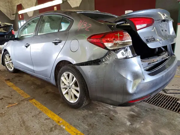 3KPFL4A79HE157212 2017 KIA FORTE - Image 2