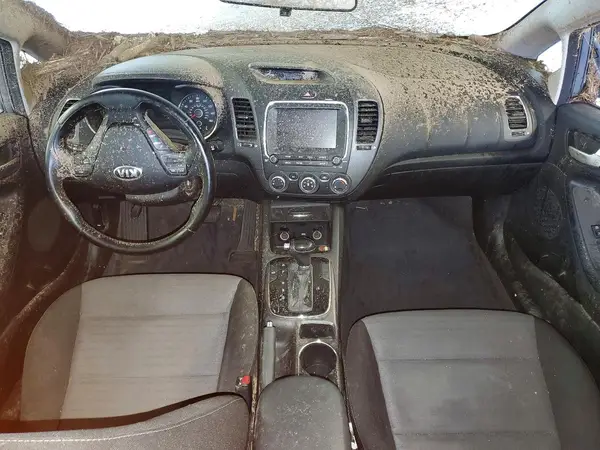 3KPFL4A79HE157212 2017 KIA FORTE - Image 8
