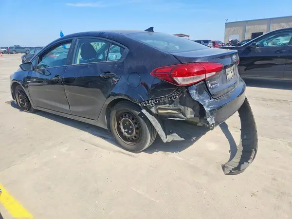 3KPFL4A79HE160143 2017 KIA FORTE - Image 2