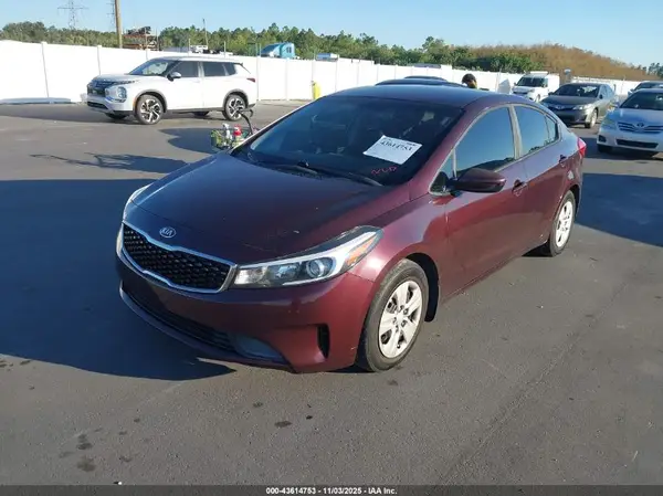3KPFL4A79HE160157 2017 KIA FORTE - Image 2