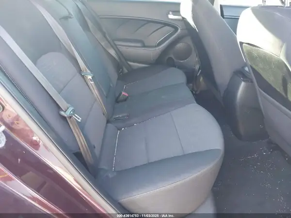 3KPFL4A79HE160157 2017 KIA FORTE - Image 8