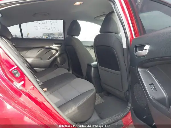 3KPFL4A79JE163033 2018 KIA FORTE - Image 8