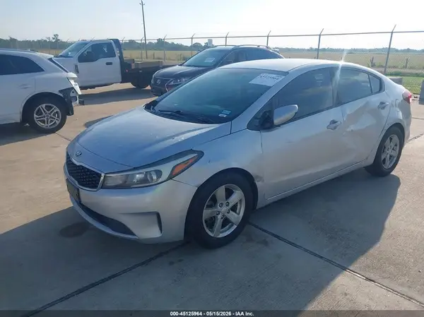 3KPFL4A79JE166126 2018 KIA FORTE - Image 2