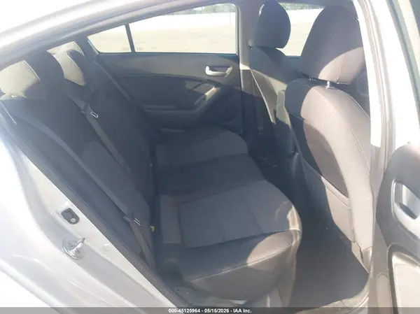 3KPFL4A79JE166126 2018 KIA FORTE - Image 8
