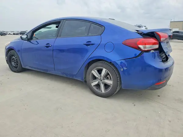 3KPFL4A79JE166353 2018 KIA FORTE - Image 2