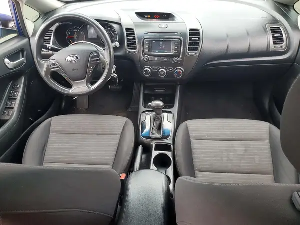 3KPFL4A79JE166353 2018 KIA FORTE - Image 8