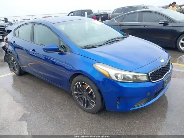 3KPFL4A79JE166644 2018 KIA FORTE - Image 1