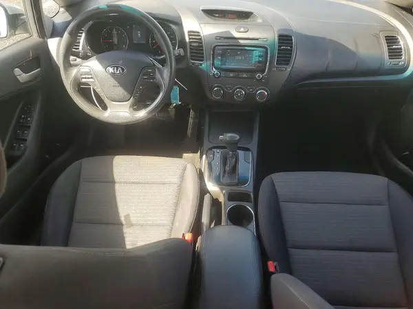 3KPFL4A79JE166756 2018 KIA FORTE - Image 8