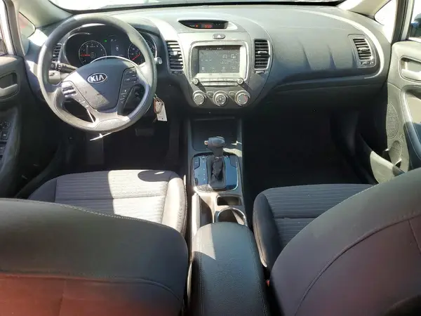 3KPFL4A79JE167132 2018 KIA FORTE - Image 8