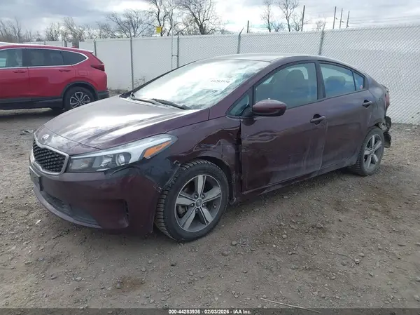 3KPFL4A79JE170676 2018 KIA FORTE - Image 2