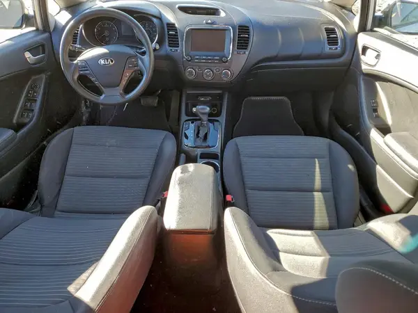 3KPFL4A79JE170998 2018 KIA FORTE - Image 8