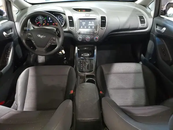 3KPFL4A79JE172007 2018 KIA FORTE - Image 8