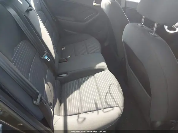 3KPFL4A79JE172072 2018 KIA FORTE - Image 8