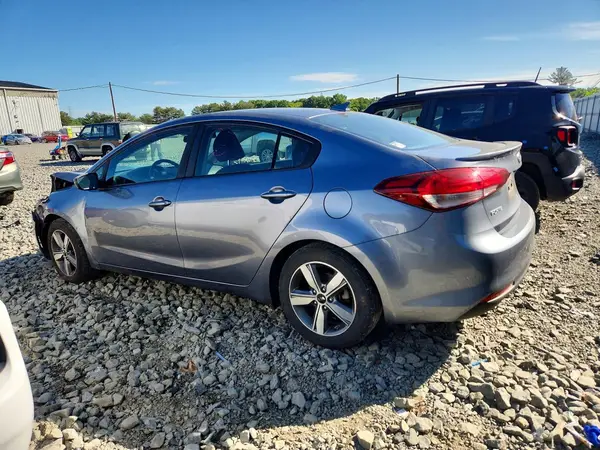 3KPFL4A79JE173819 2018 KIA FORTE - Image 2
