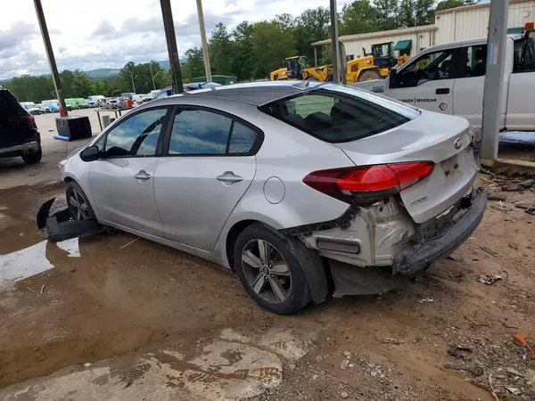 3KPFL4A79JE173979 2018 KIA FORTE - Image 2