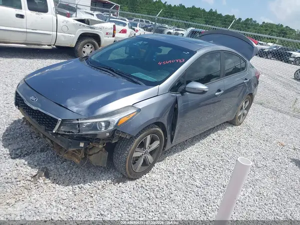3KPFL4A79JE174243 2018 KIA FORTE - Image 2