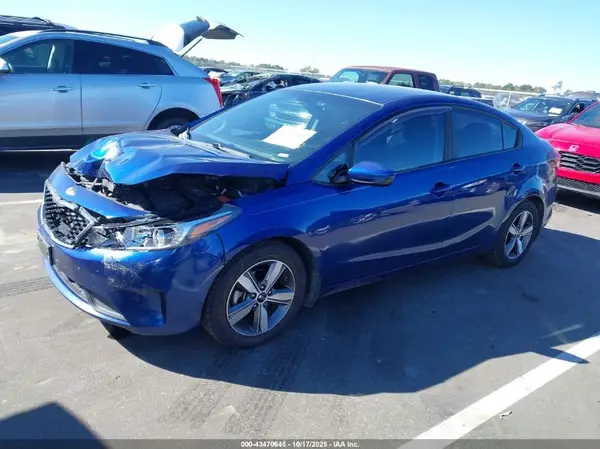 3KPFL4A79JE178440 2018 KIA FORTE - Image 2