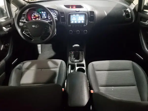 3KPFL4A79JE179846 2018 KIA FORTE - Image 8