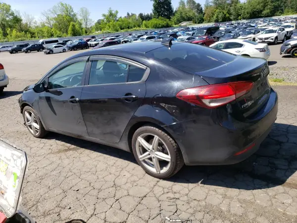 3KPFL4A79JE182410 2018 KIA FORTE - Image 2