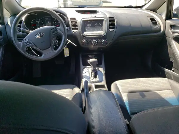 3KPFL4A79JE182410 2018 KIA FORTE - Image 8